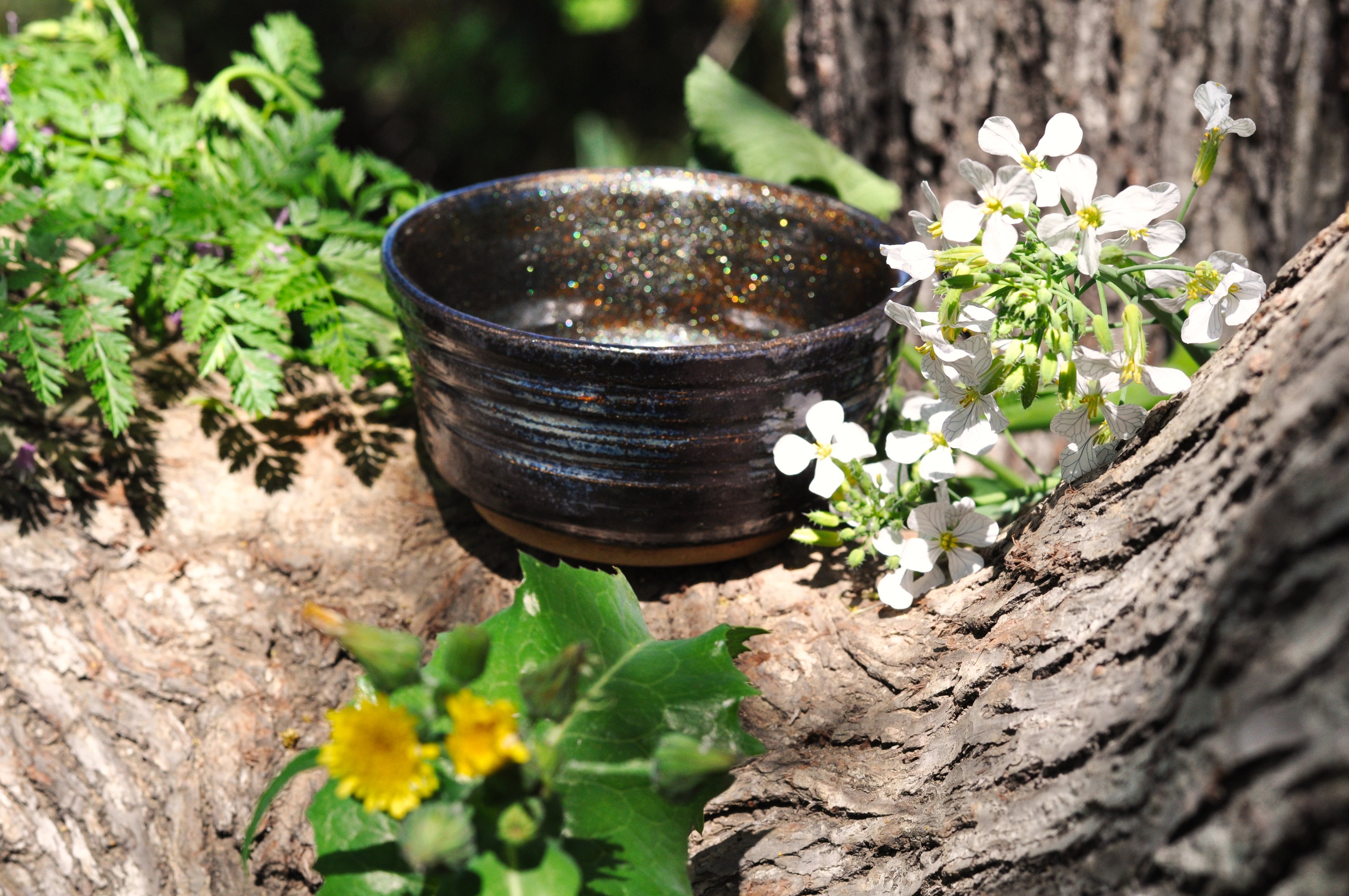 Small Wavy Bowl - Sparkle Black